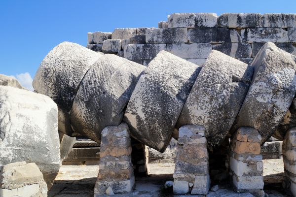 Fallen column at Didyma