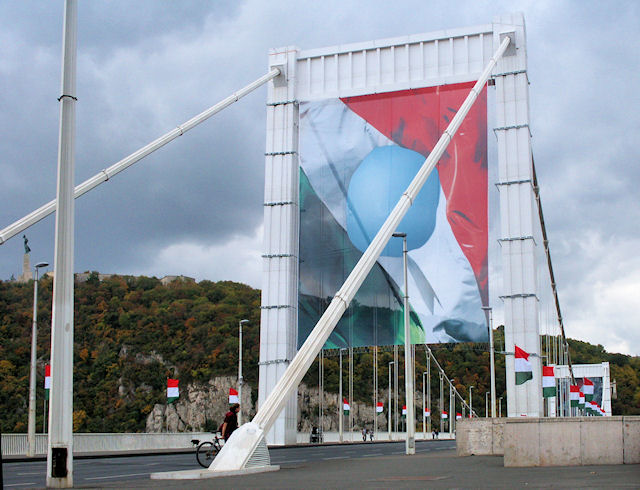 Elizabeth Bridge