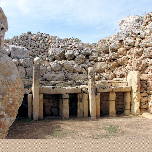 Altar in Ggantia Temple