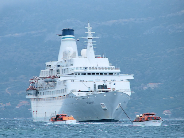 MV Discovery and tenders