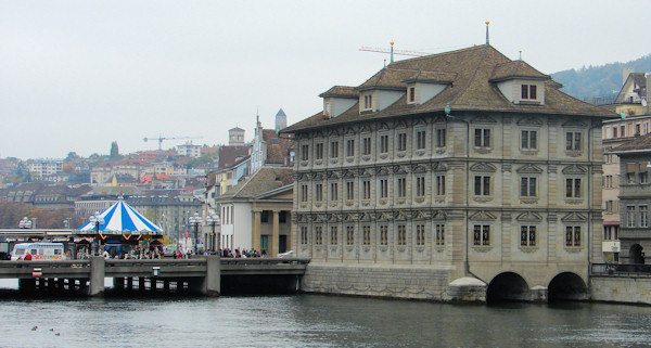 Rathaus and Carousel